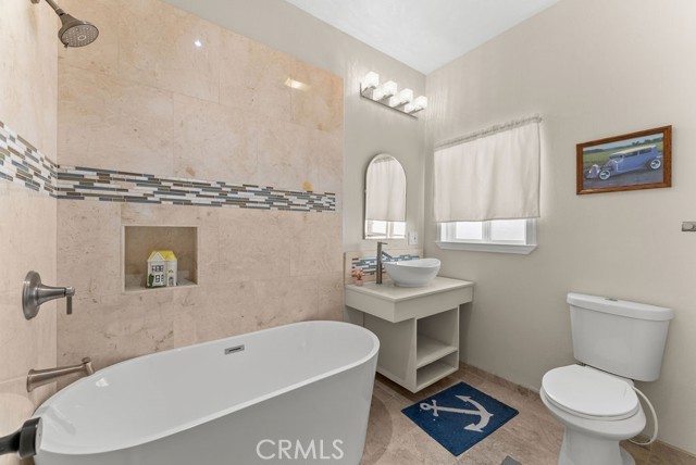 Detail Gallery Image 16 of 38 For 2500 Anabas Ave, San Pedro,  CA 90732 - 5 Beds | 5 Baths