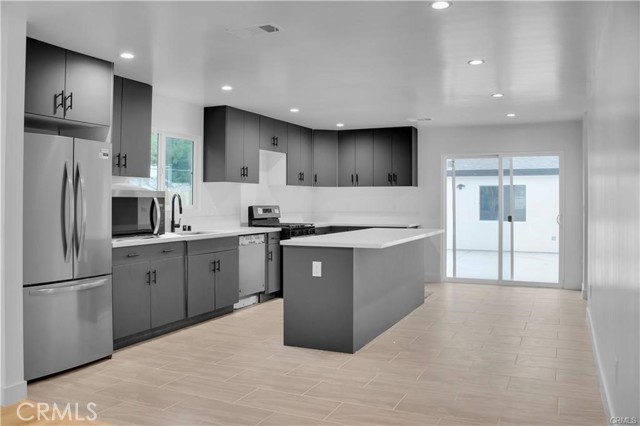 6513 San Miguel Street, Paramount CA: https://media.crmls.org/medias/ef02e255-e79c-4419-ac0d-34ee151cff84.jpg