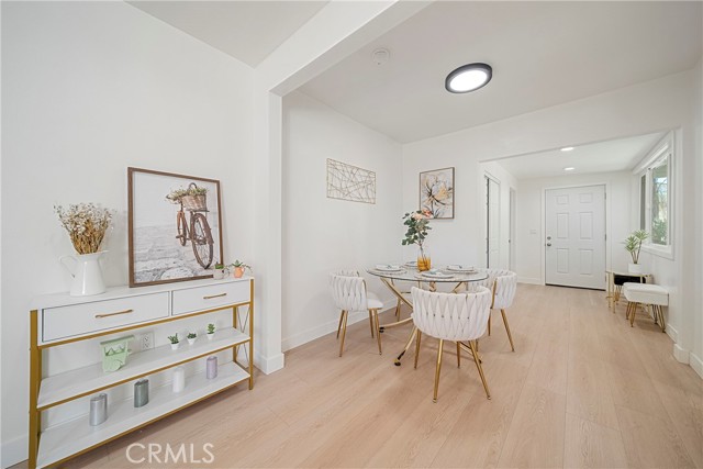 3211 W Jeffries Avenue, Burbank CA: https://media.crmls.org/medias/ef0344c6-a6dd-4ca4-8482-339536e7f1a5.jpg