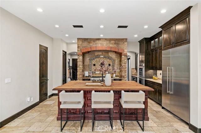 212 Baltimore Avenue, Huntington Beach CA: https://media.crmls.org/medias/ef03ae6c-5e21-4cf1-87e6-e008e25c23d2.jpg
