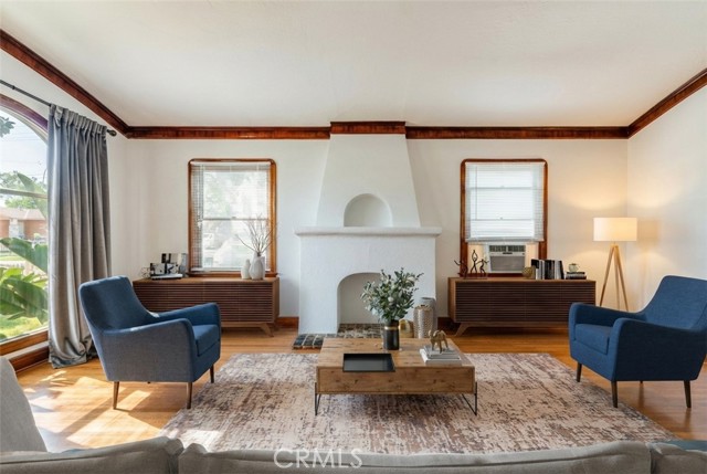 Detail Gallery Image 3 of 33 For 496 E 52nd, Long Beach,  CA 90805 - 3 Beds | 2 Baths