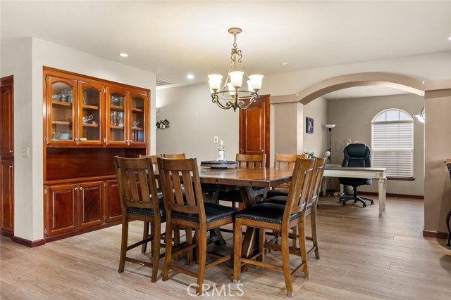 Detail Gallery Image 11 of 68 For 115 Brookvine Cir, Chico,  CA 95973 - 4 Beds | 3 Baths