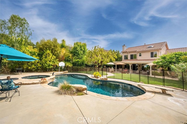 28433 Pinewood Court, Saugus CA: https://media.crmls.org/medias/ef04c0e8-be4b-4d8e-92d9-e9244e0a6828.jpg