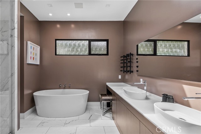 9924 Liebe Drive, Beverly Hills CA: https://media.crmls.org/medias/ef058bd0-9959-4012-9a37-b8331f8fd45d.jpg