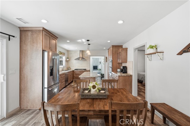 Detail Gallery Image 10 of 58 For 5640 E Parkcrest, Long Beach,  CA 90808 - 3 Beds | 3 Baths