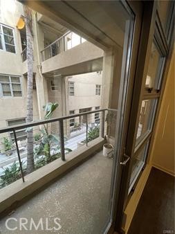 133 The Promenade N, Long Beach CA: https://media.crmls.org/medias/ef063d40-e703-4817-ac36-b39023581a9d.jpg