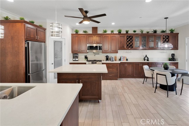 13699 Spring Valley Parkway, Victorville CA: https://media.crmls.org/medias/ef06582c-3e40-454a-9144-d8d52492ced9.jpg