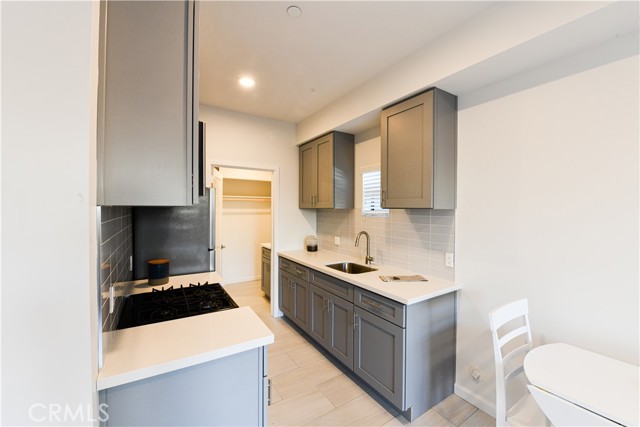 Detail Gallery Image 4 of 5 For 15812 1/2 S Vermont Ave #B,  Gardena,  CA 90247 - 0 Beds | 1 Baths