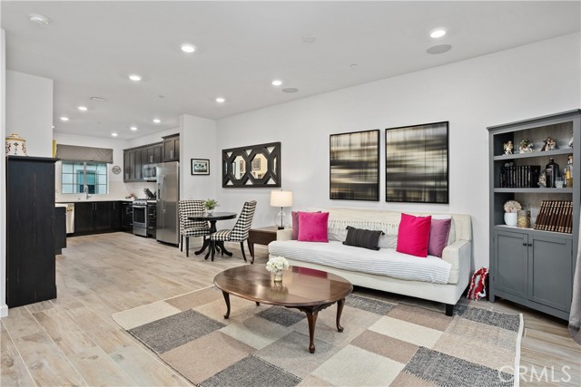 Detail Gallery Image 9 of 36 For 4366 Pacifica Way #7,  Oceanside,  CA 92056 - 3 Beds | 3 Baths