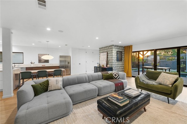 Detail Gallery Image 20 of 65 For 1079 San Jose Ave, Burbank,  CA 91501 - 4 Beds | 3/1 Baths