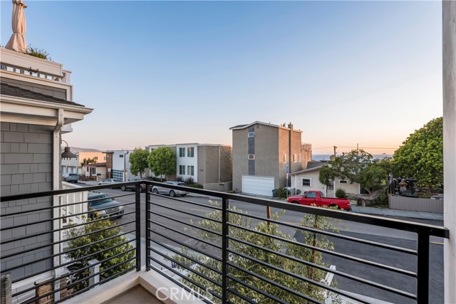 1820 Manhattan Avenue, Hermosa Beach, California 90254, 5 Bedrooms Bedrooms, ,6 BathroomsBathrooms,Residential,Sold,Manhattan,SB22093926