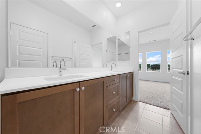 Detail Gallery Image 14 of 26 For 559 via Vallarta, Camarillo,  CA 93012 - 3 Beds | 2/2 Baths