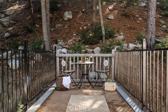 Detail Gallery Image 11 of 44 For 721 Chillon Dr, Crestline,  CA 92325 - 3 Beds | 2/1 Baths