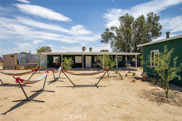 4574 Avenida Del Sol, Joshua Tree CA: https://media.crmls.org/medias/ef09e1d5-8cf8-4280-afd0-d62f1d184a07.jpg