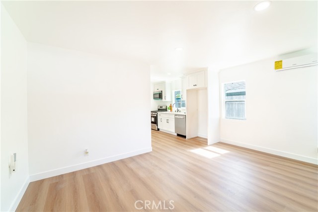 Detail Gallery Image 7 of 22 For 13300 S Largo, Compton,  CA 90222 - 3 Beds | 2 Baths