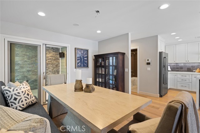 Detail Gallery Image 12 of 26 For 219 Diamond Ave, Newport Beach,  CA 92662 - 3 Beds | 3 Baths