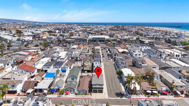 300 34th Street, Newport Beach CA: https://media.crmls.org/medias/ef0a5c03-8897-4e60-8b2e-33a9cc3b5b66.jpg