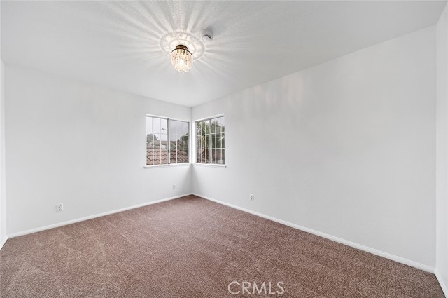 701 Black Oak Circle, Corona CA: https://media.crmls.org/medias/ef0b78b6-3674-4f65-a565-10fe42d5a93f.jpg