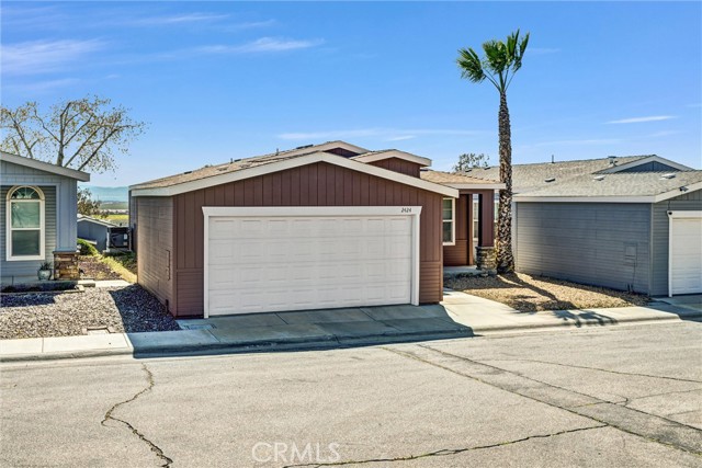 Detail Gallery Image 3 of 29 For 2424 Sunset Ridge Dr., Rosamond,  CA 93560 - 3 Beds | 2 Baths