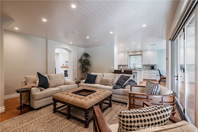 6561 Horseshoe Lane, Huntington Beach CA: https://media.crmls.org/medias/ef0c58ce-637a-400e-a352-c3b3ef84da65.jpg