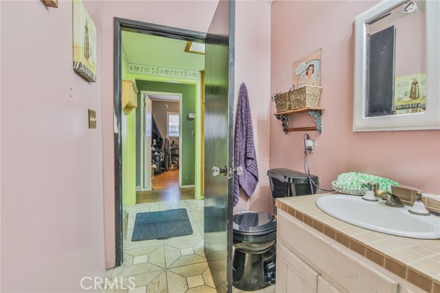 Detail Gallery Image 8 of 23 For 10246 Julius, Downey,  CA 90241 - 4 Beds | 2 Baths