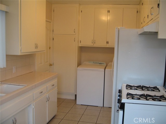 560 W Hamilton Avenue, San Pedro CA: https://media.crmls.org/medias/ef0cfa2e-8618-4ee7-a50d-0a827287003a.jpg