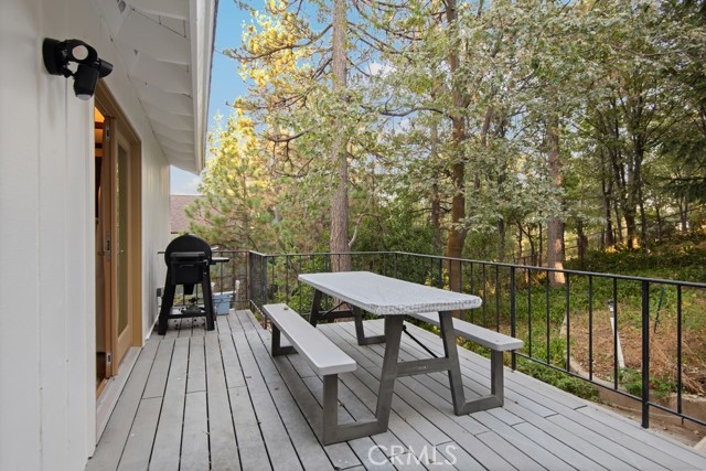 Detail Gallery Image 11 of 37 For 27915 Matterhorn Dr, Lake Arrowhead,  CA 92352 - 3 Beds | 2 Baths