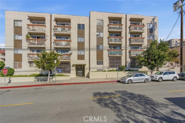 Image 9 of 26 For 939 College  