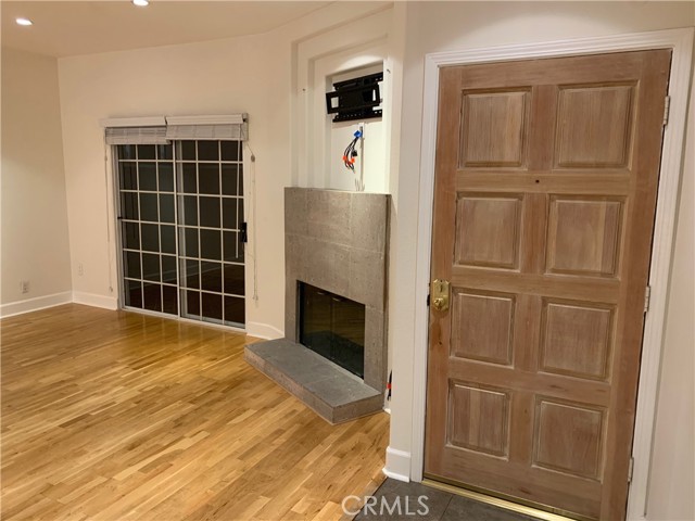 Detail Gallery Image 2 of 26 For 292 Alpine St #2,  Pasadena,  CA 91106 - 2 Beds | 2/1 Baths