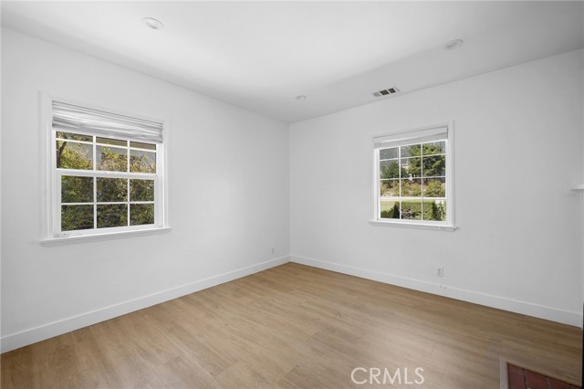 2930 Mayfrield Avenue, La Crescenta CA: https://media.crmls.org/medias/ef0f4c8a-40d3-4b55-a581-cac465da1b14.jpg