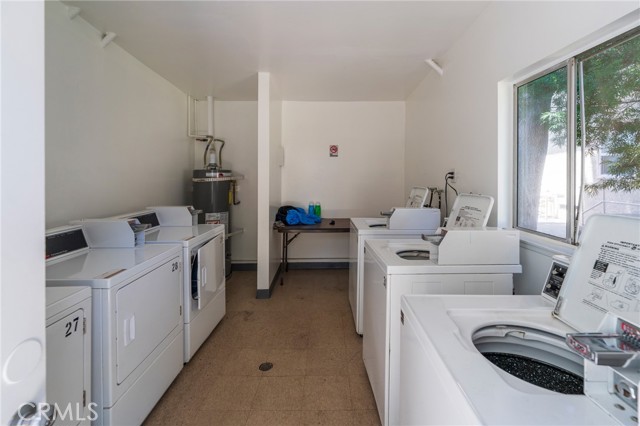 Detail Gallery Image 27 of 34 For 5835 Bowcroft St #2,  Los Angeles,  CA 90016 - 2 Beds | 1/1 Baths