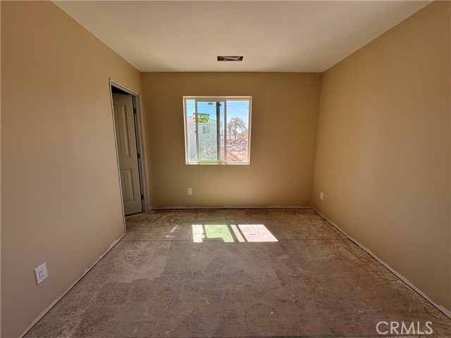 Detail Gallery Image 5 of 11 For 566 N Marvin, San Bernardino,  CA 92410 - 4 Beds | 2/1 Baths