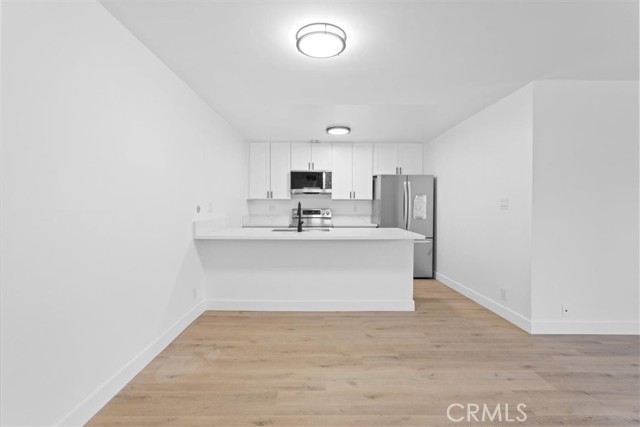 5403 Newcastle Avenue, Encino CA: https://media.crmls.org/medias/ef0fc755-ac9c-4ccf-a078-0c5426117f1d.jpg