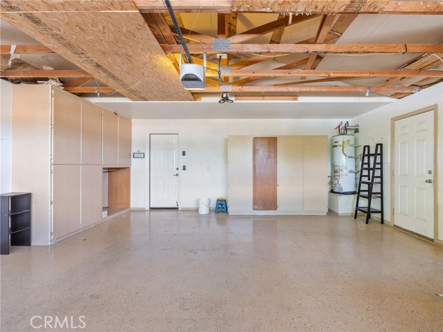 12596 Whispering Springs Road, Victorville CA: https://media.crmls.org/medias/ef0ffc8f-3f74-40fe-a059-a49dd35284c7.jpg