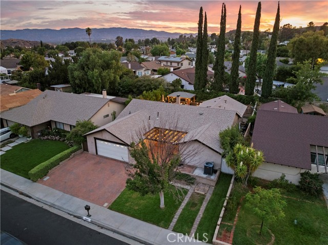 26927 Cuatro Milpas Street, Valencia CA: https://media.crmls.org/medias/ef107f1e-f2ca-43d2-aadb-a114d3e5b7f9.jpg