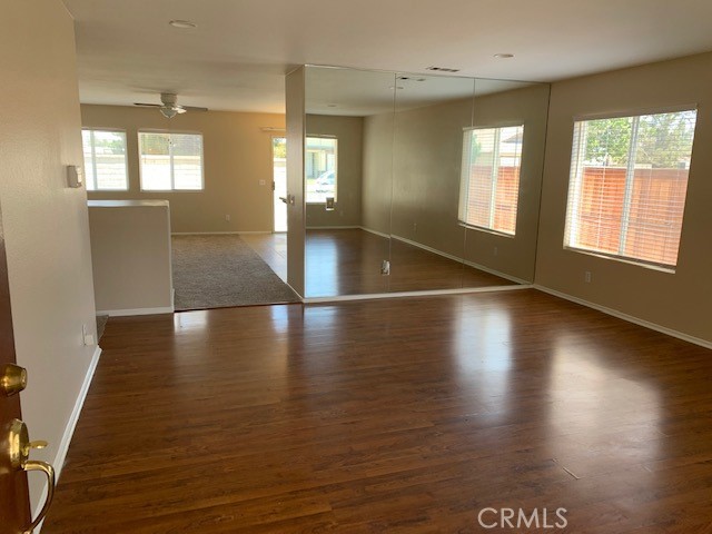 Detail Gallery Image 3 of 33 For 4450 Rainbow View Way, Hemet,  CA 92545 - 4 Beds | 2 Baths