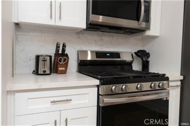 5840 White Oak Avenue, Encino CA: https://media.crmls.org/medias/ef10e9d0-38ab-4acb-ad7b-9366217dd8c0.jpg