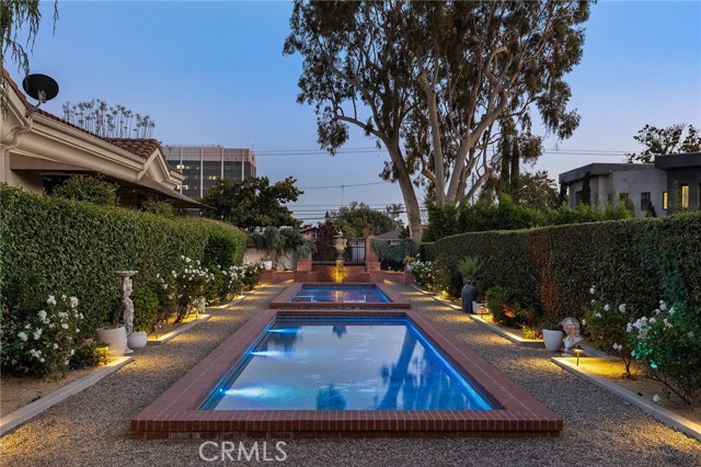 Detail Gallery Image 13 of 62 For 11 La Linda Dr, Long Beach,  CA 90807 - 8 Beds | 4/3 Baths