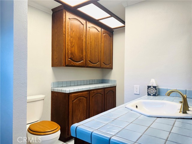 Image 17 of 26 For 6149 Whitewood Ave