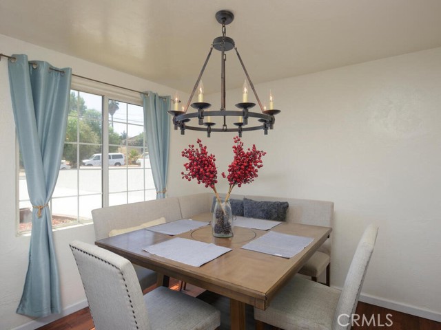 Detail Gallery Image 4 of 27 For 6059 Alicante Ave, Jurupa Valley,  CA 92509 - 3 Beds | 2 Baths