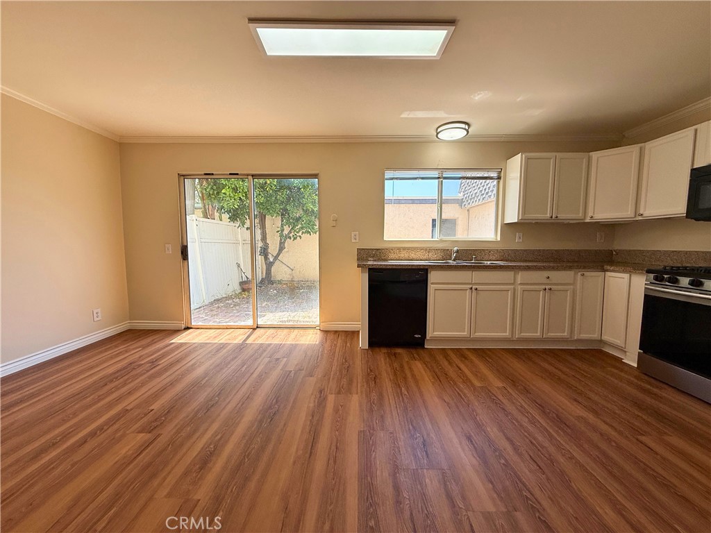 6511 Wystone Avenue #4