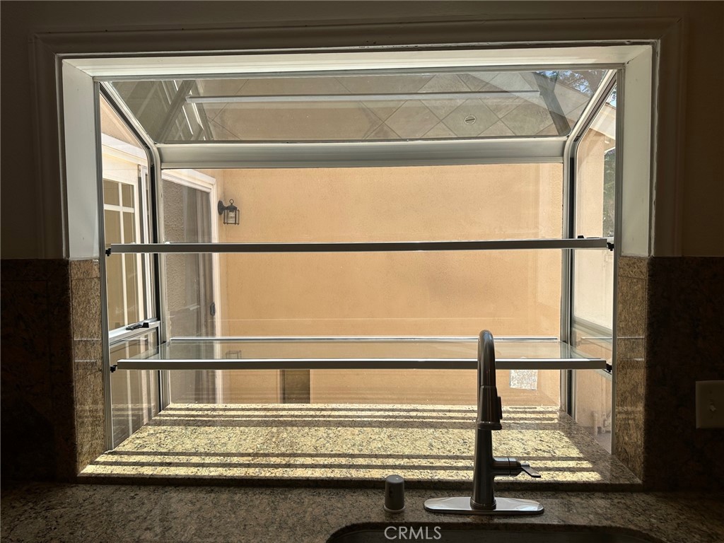 https://media.crmls.org/medias/ef13661a-13e5-4570-ac6a-6587ccd9beef.jpg?preset=X-Large