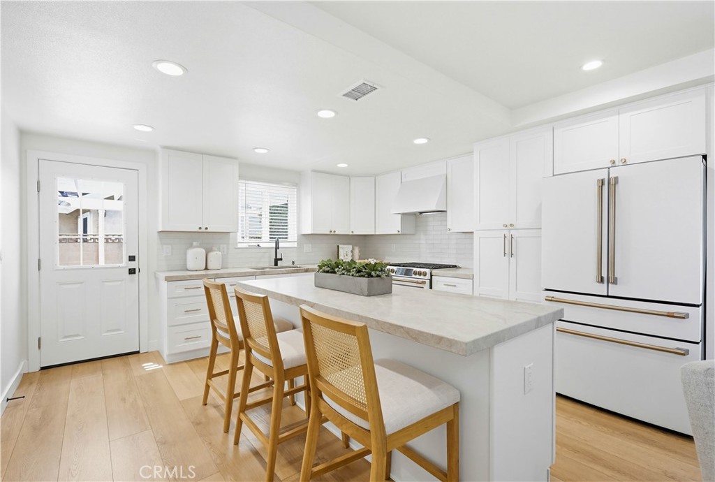 531 W Brentwood