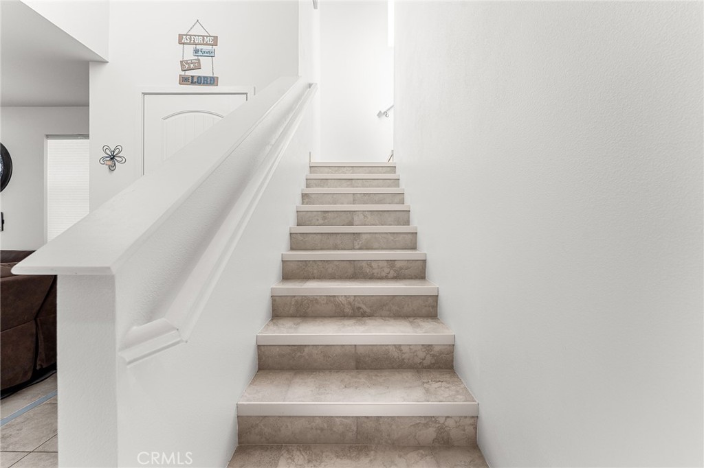 https://media.crmls.org/medias/ef153c15-4eab-437d-98c0-4194d0123ceb.jpg?preset=X-Large