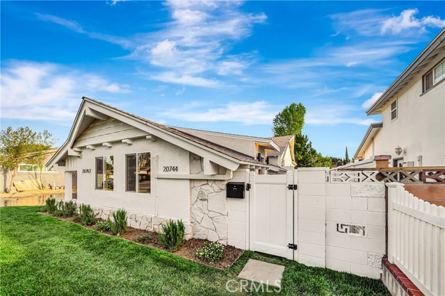 20742 Lull Street, Winnetka CA: https://media.crmls.org/medias/ef15b4c1-c204-4bf7-a0de-b8620206762b.jpg