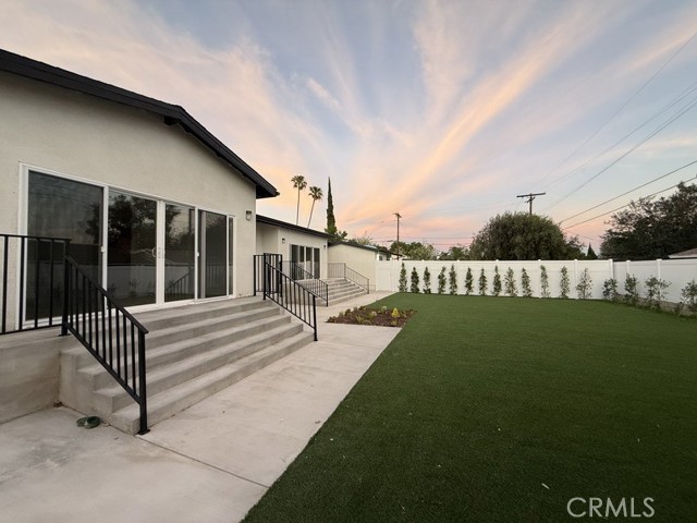 Detail Gallery Image 14 of 20 For 9128 Balcom Ave, Northridge,  CA 91325 - 4 Beds | 3 Baths