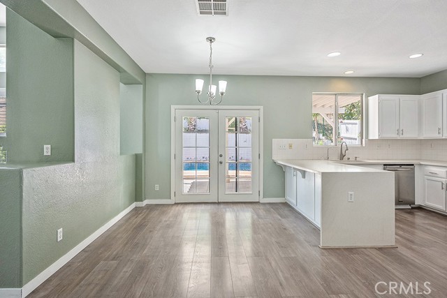 Detail Gallery Image 17 of 62 For 14846 Narcissus Crest Ave, Canyon Country,  CA 91387 - 5 Beds | 2/1 Baths