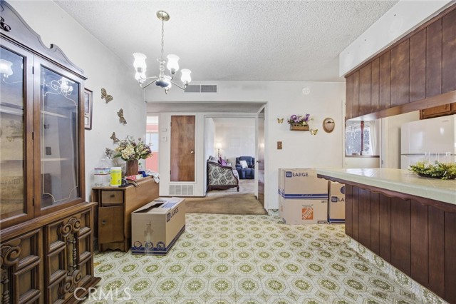 Detail Gallery Image 17 of 29 For 334 N Argyle St, Porterville,  CA 93257 - 3 Beds | 2 Baths