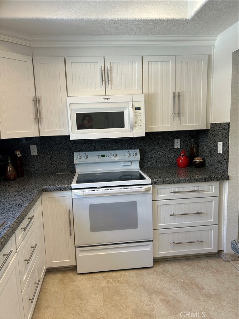 Ef17a9a0 0f3e 49fc 9610 79c1370abb48