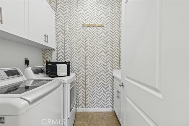 15 Clover, Lake Forest CA: https://media.crmls.org/medias/ef17d51c-0c21-4e78-bbfd-297e49ca922b.jpg